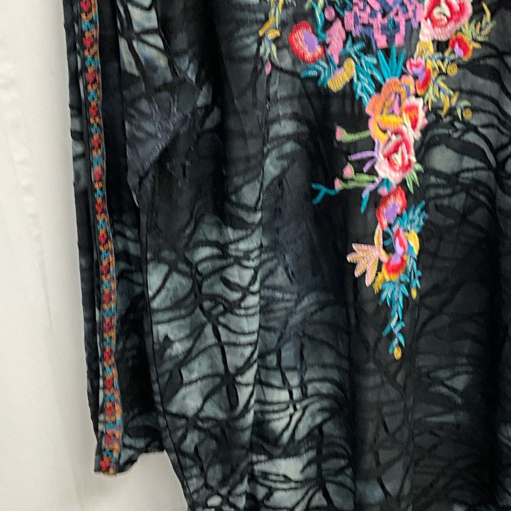 Calessa Elegant Black Tunic with Floral Embroidery - Picture 6 of 12